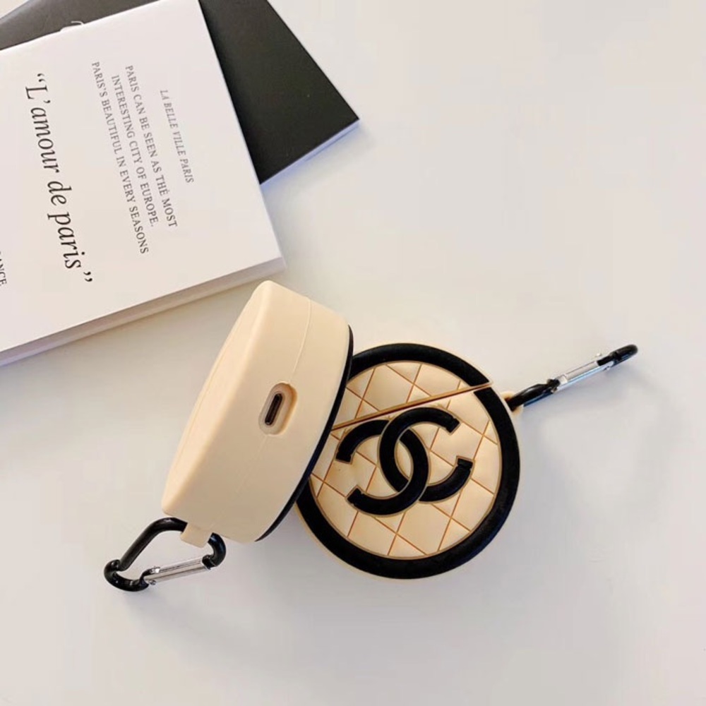 CHANEL AIRPOD 1/2